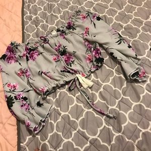 Crop top with long sleeves